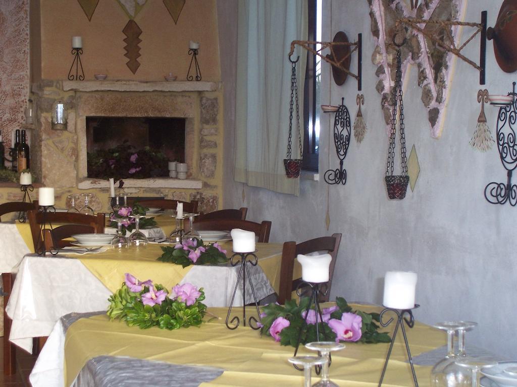 Agriturismo Il Grillo Parlante ปีติญาโน ภายนอก รูปภาพ